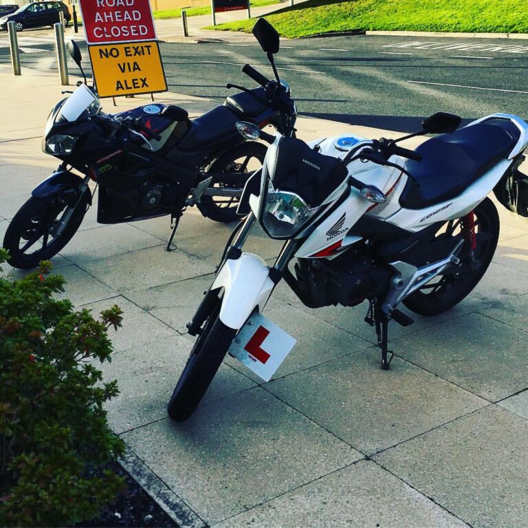 Don't know who this but is but he parks next to me at work. Cool guy #honda #125cc #car #cbr125 #cb1…