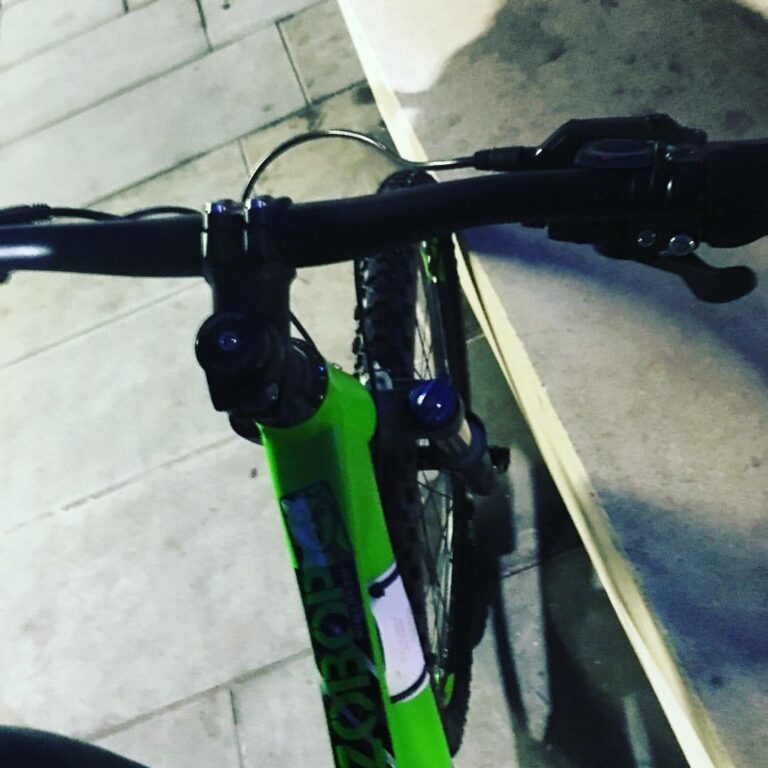 Cast off and back on the bike for a night Street session #mountainbike #mtb