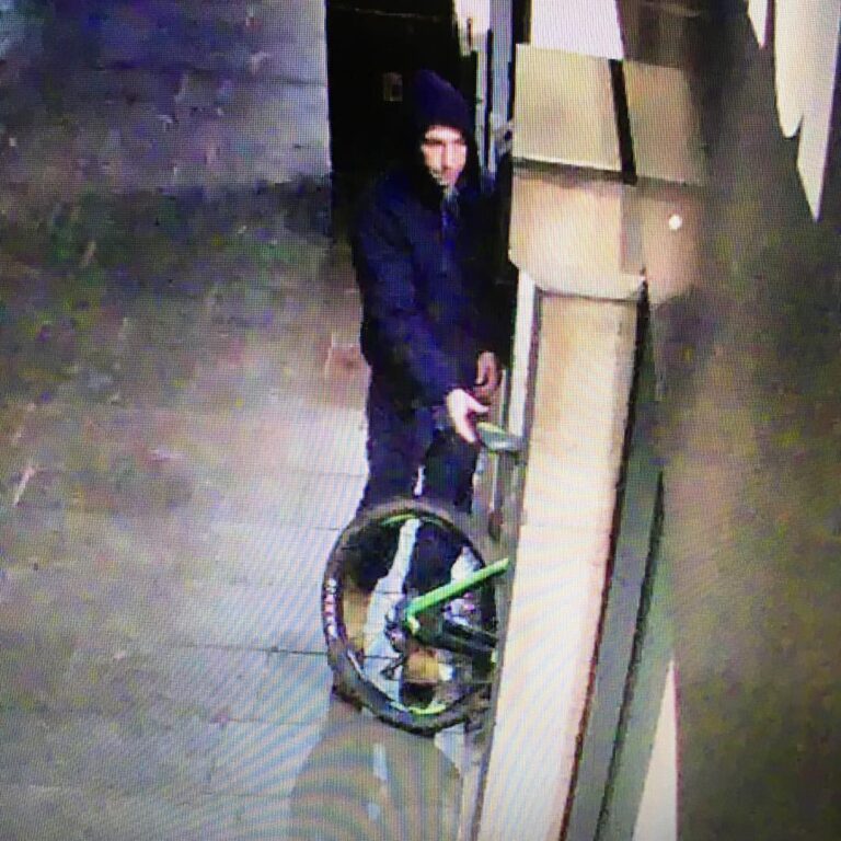 can everyone keep an eye out in Lancaster and morecambe for this bloke He just stole my bike from ma…