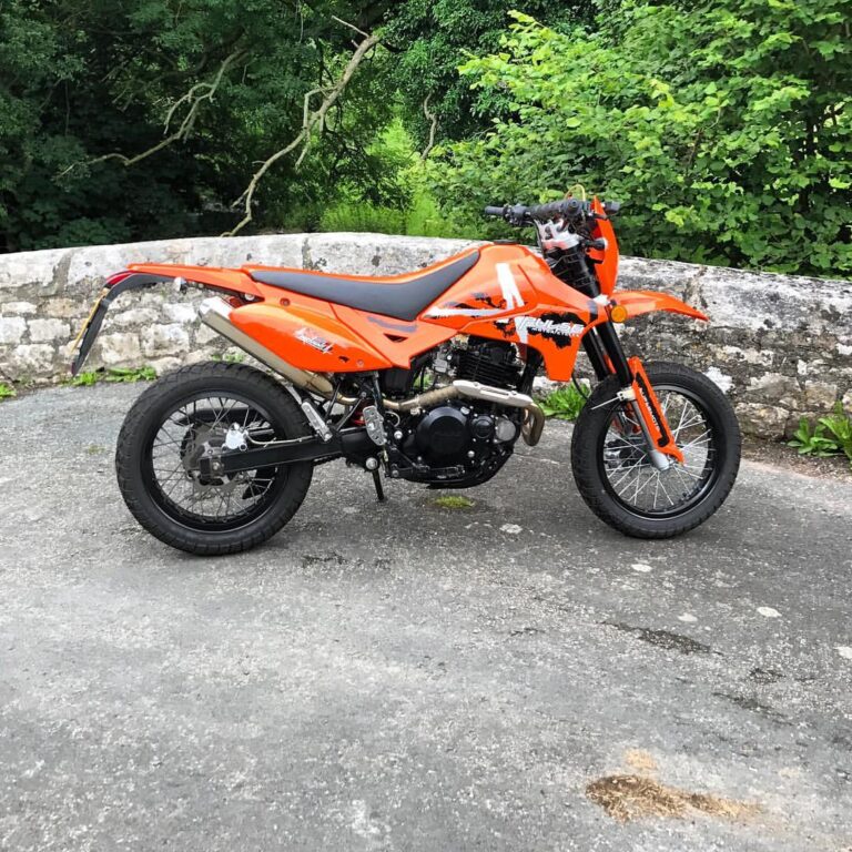 100% this bike needs a tail tidy and a louder pipe #motorcycle #motorbike #supermotard #supermoto #e…