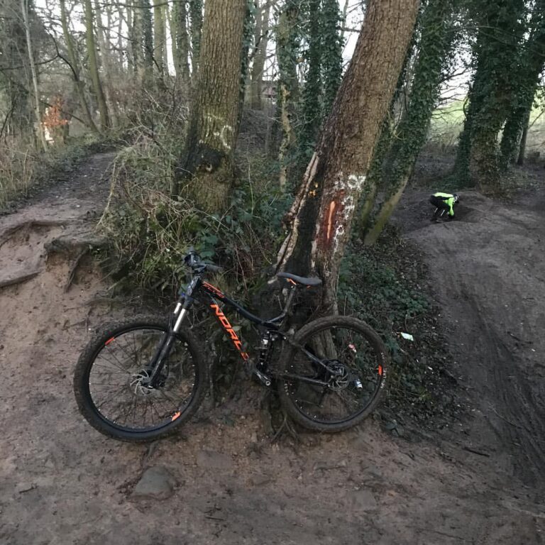Halton dirt jumps bikes looking super muddy #mtb #moutainbiking #dirtjumps
