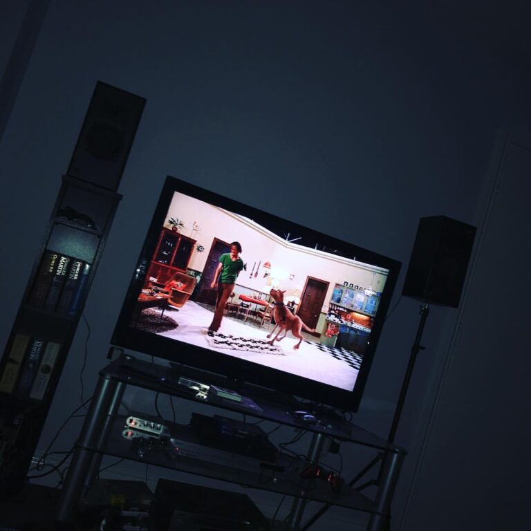 Watching scooby doo with the besto @amycrossleyy #movies