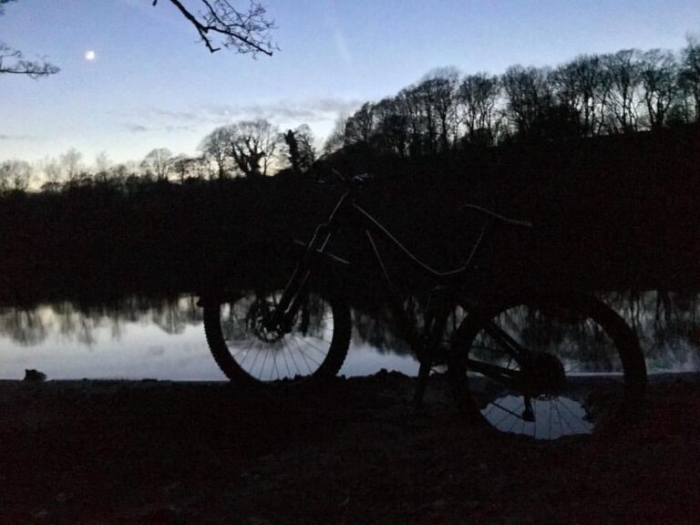 Out for a little right ride, turns out I don’t like hip jumps in the dark #nightride #mtb #mountainb…