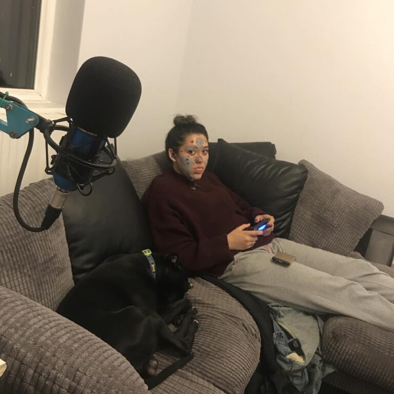 Going live with @amycrossleyy playing #fortnite #twitch #stream #games #videogames #gamestreamer #pc…