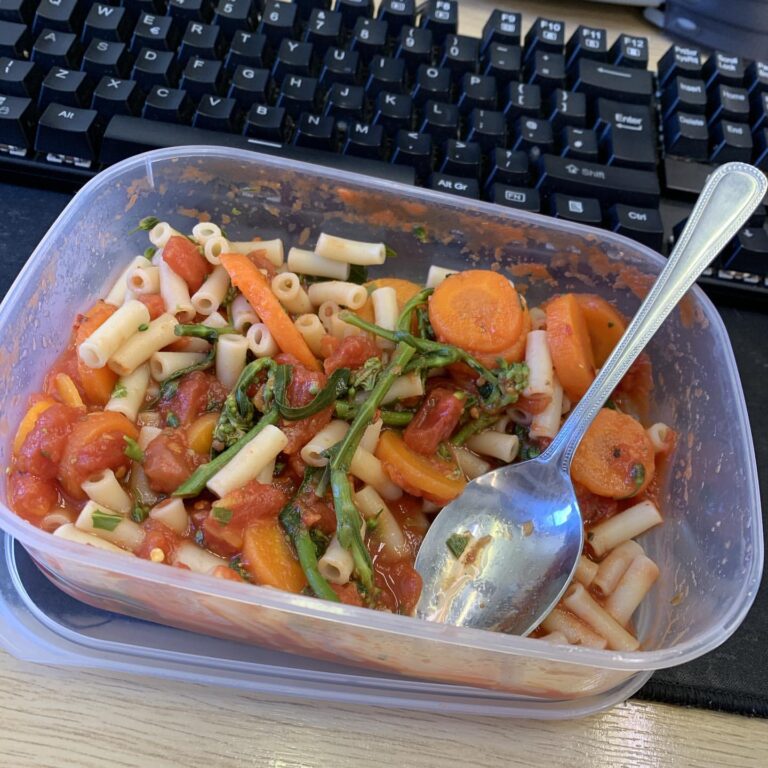 Am I a health blogger now #health #vegitarianfood #mealprep #work #office #microwavefood