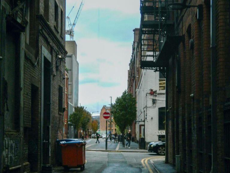 Time stops for nobody #photography #pointandshoot #digicam #manchester #streetphotography
